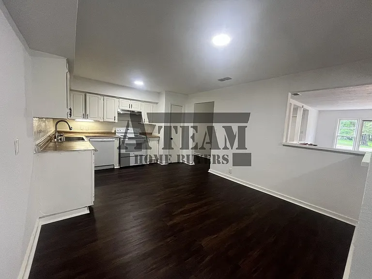 411 McEntire Rd — Photo 9