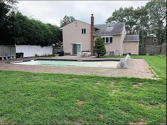 118 Cherry Dr W — Photo 8