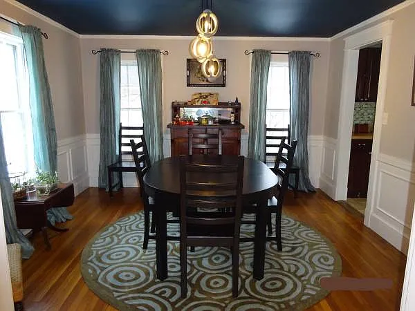 3 bed, 2.5 bath, 2100 sqft, $3,385 — Photo 2