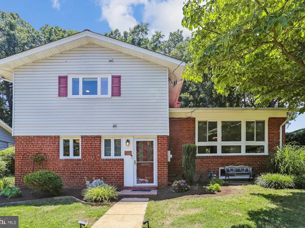 5208 Bangor Dr, Kensington, MD 20895