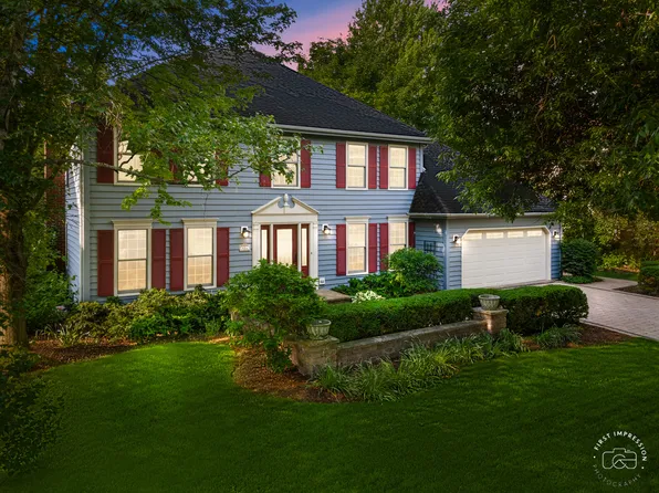 404 Prairie Knoll Dr, Naperville, IL 60565
