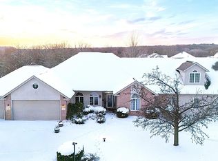 11801 N Deerfield Dr, Dunlap, IL 61525