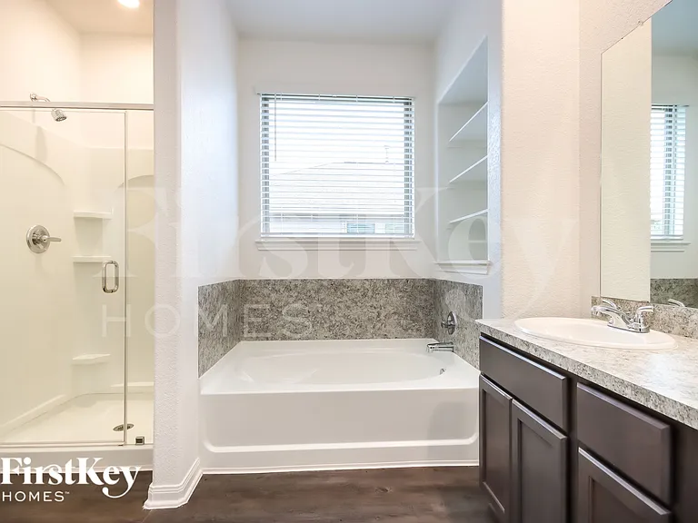 11024 Patriot Ct — Photo 11