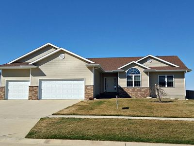 315 Sunflower Dr, Fairfax, IA, 52228