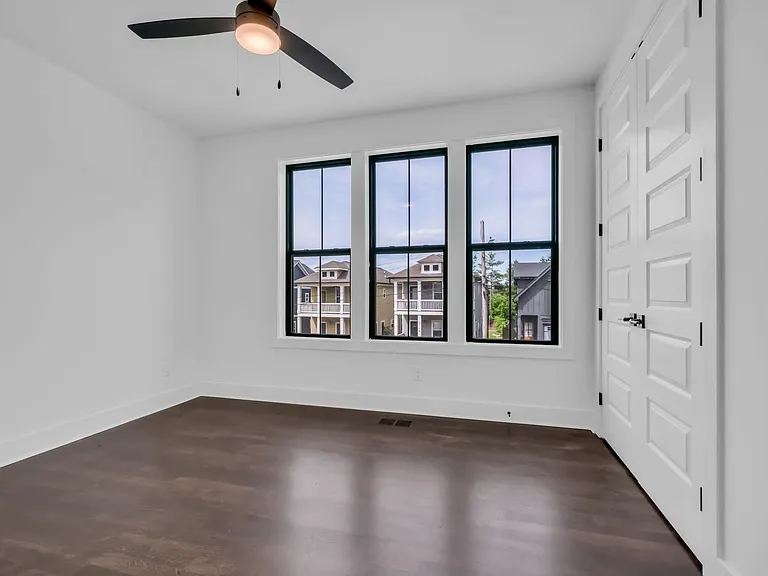 1114 Leland Ave — Photo 17