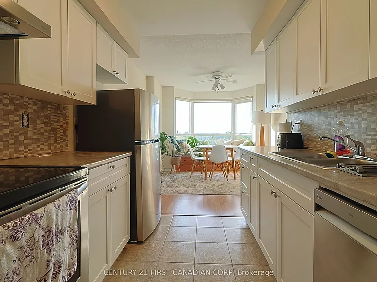 30 Chapman Ct #1001 — Photo 13