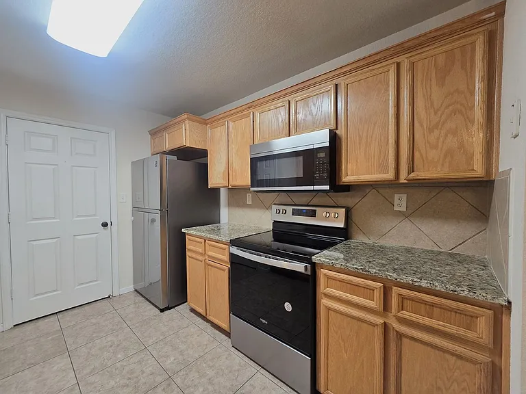 5705 Mandalay — Photo 11