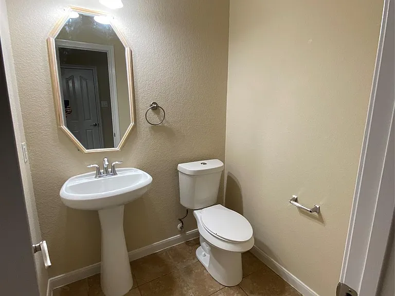 4903 Summer Ridge Dr — Photo 12