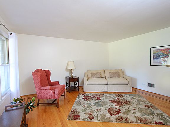 4th image of 122 Kincaid Dr