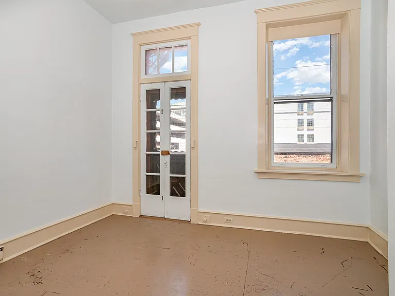 25 W Pomfret St — Photo 9