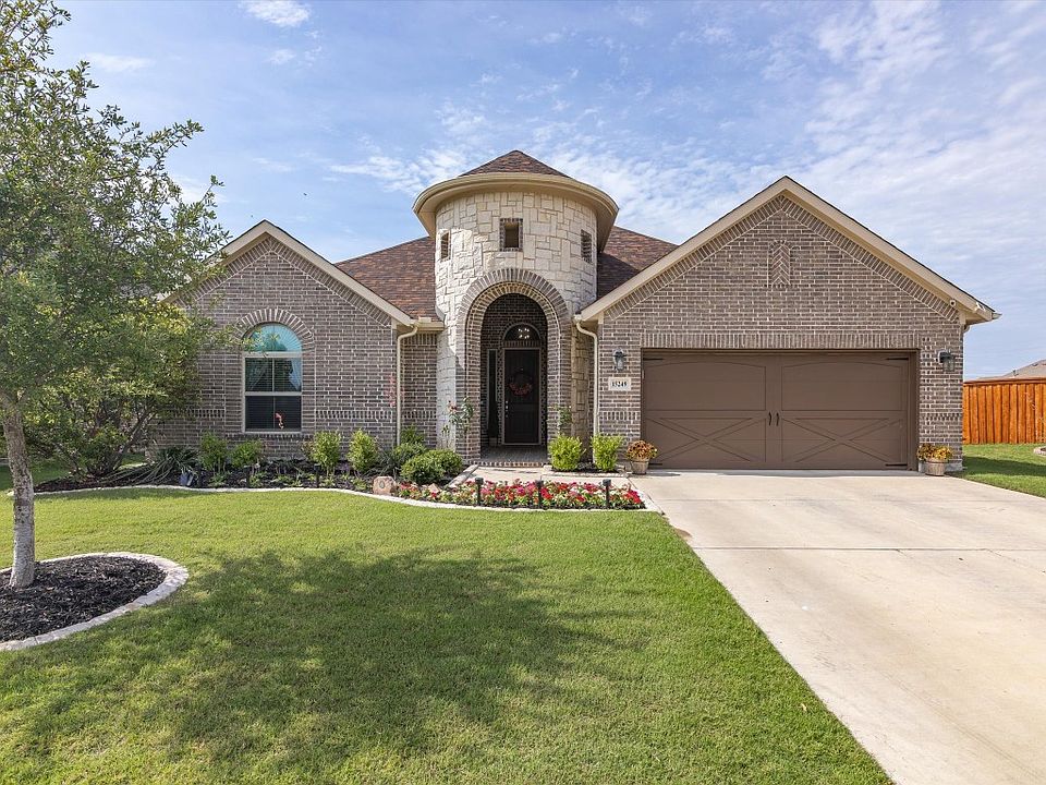 1st image of 15249 Saralily Way