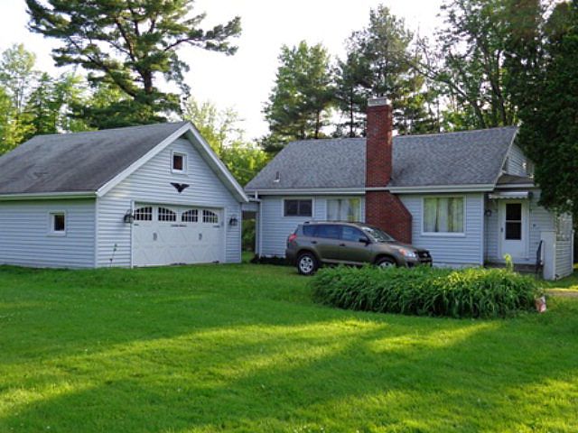 1st image of 680 Arbutus St