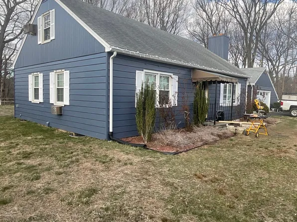 6 Lamar Rd, Danbury, CT 06811