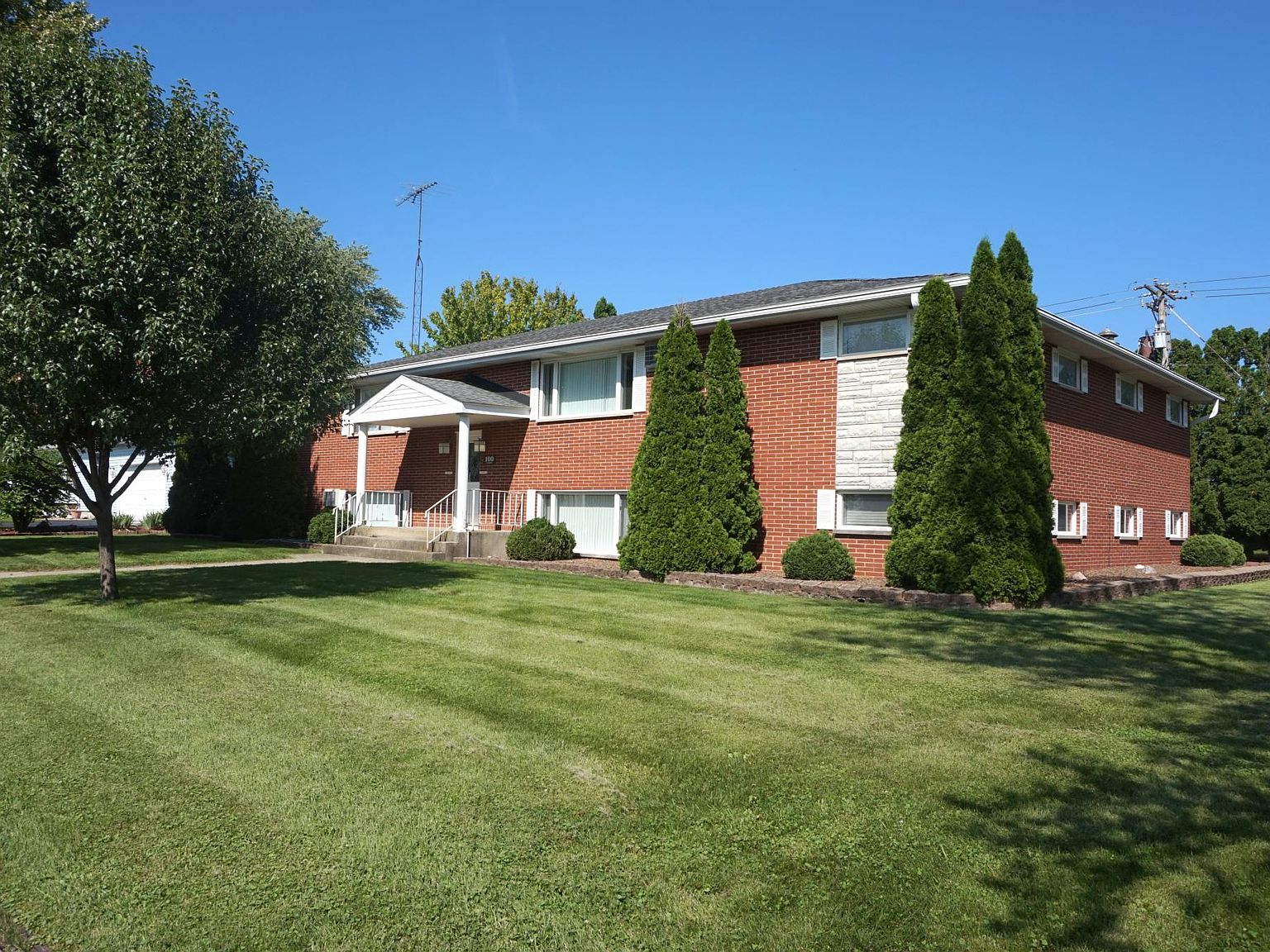 100 N Griffin St 6, Grant Park, IL 60940 Zillow