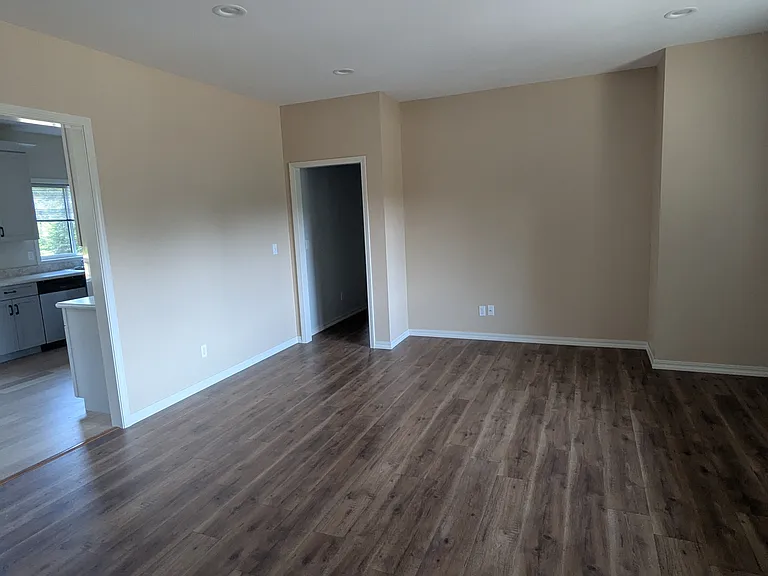 4202 Hoff Rd — Photo 5