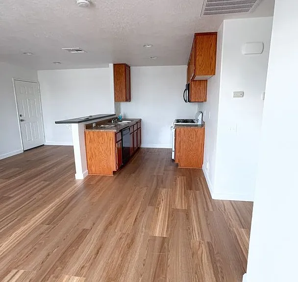 209 E. Grace St — Photo 3