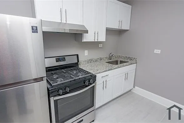 8211 S Ellis Ave #3E — Photo 1