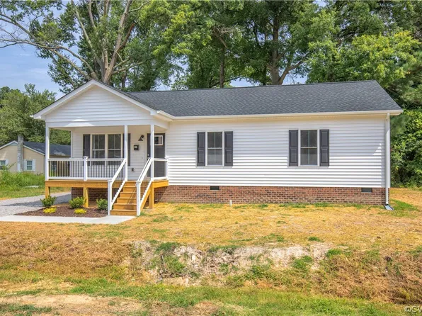 117 E 4th St, Blackstone, VA 23824