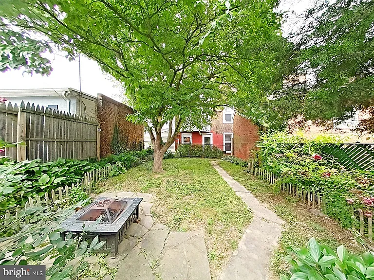 355 Lyceum Ave #1 — Photo 7