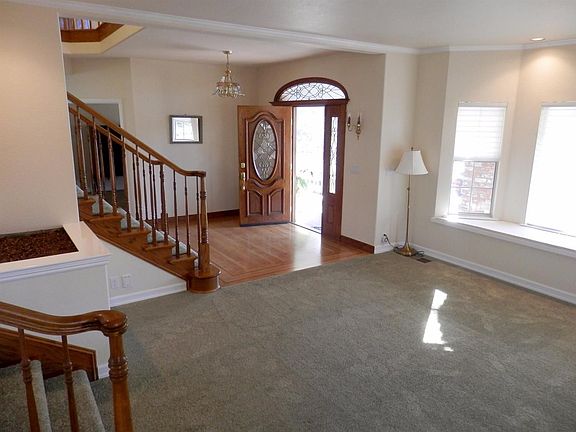 4th image of 2294 Indian Rock Ln