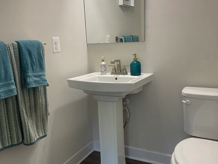 555 Katherine Ave — Photo 16