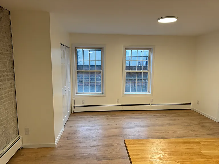 125 Court St #4A — Photo 3