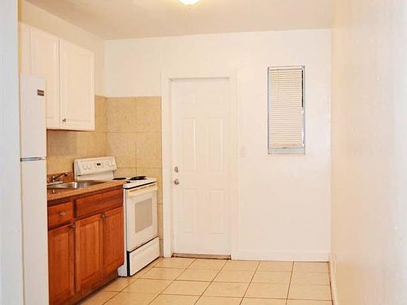 3rd image of 229 NW 4th Ave #2