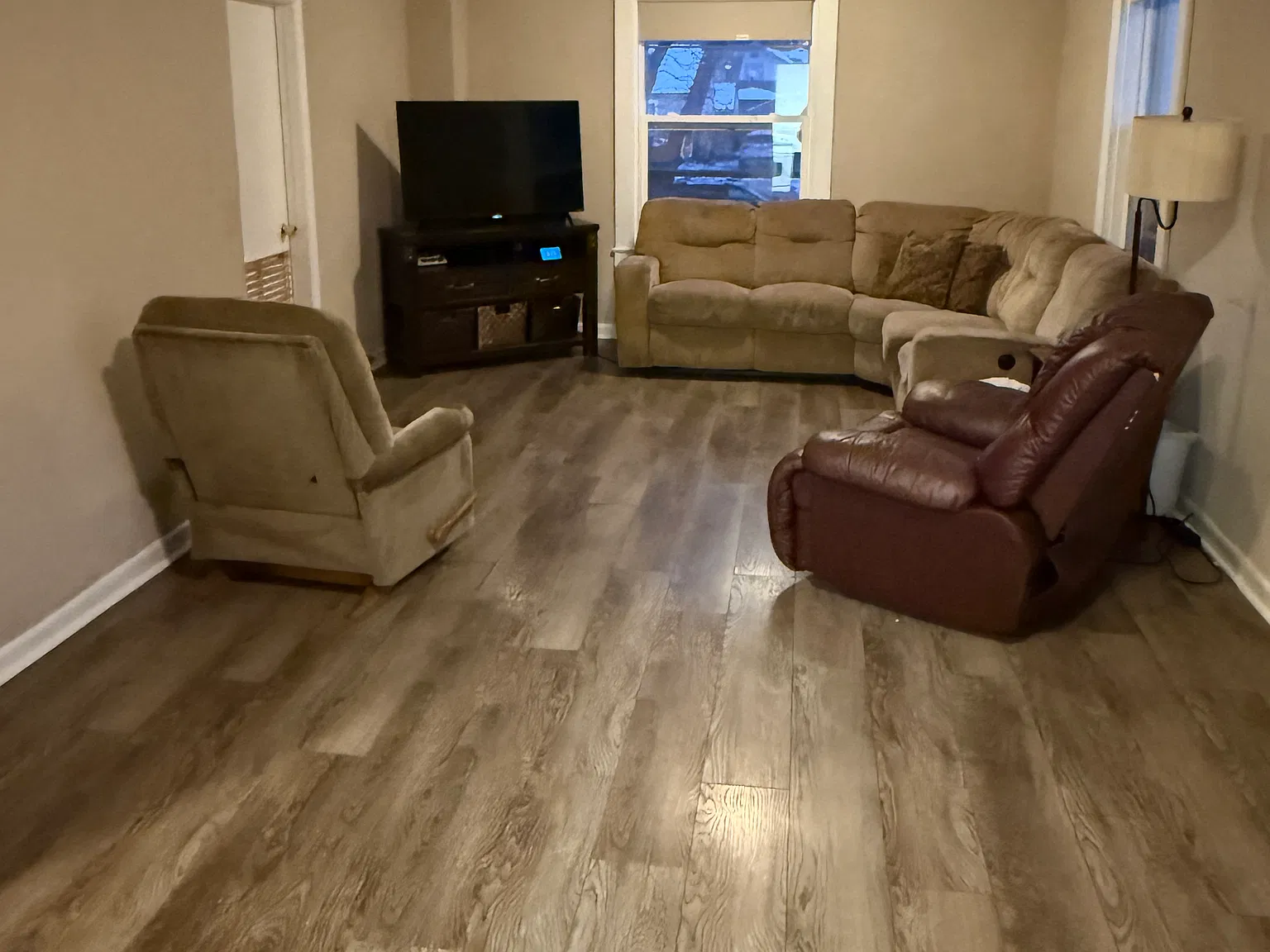 6 bed, 1968 sqft, $600 — Photo 1