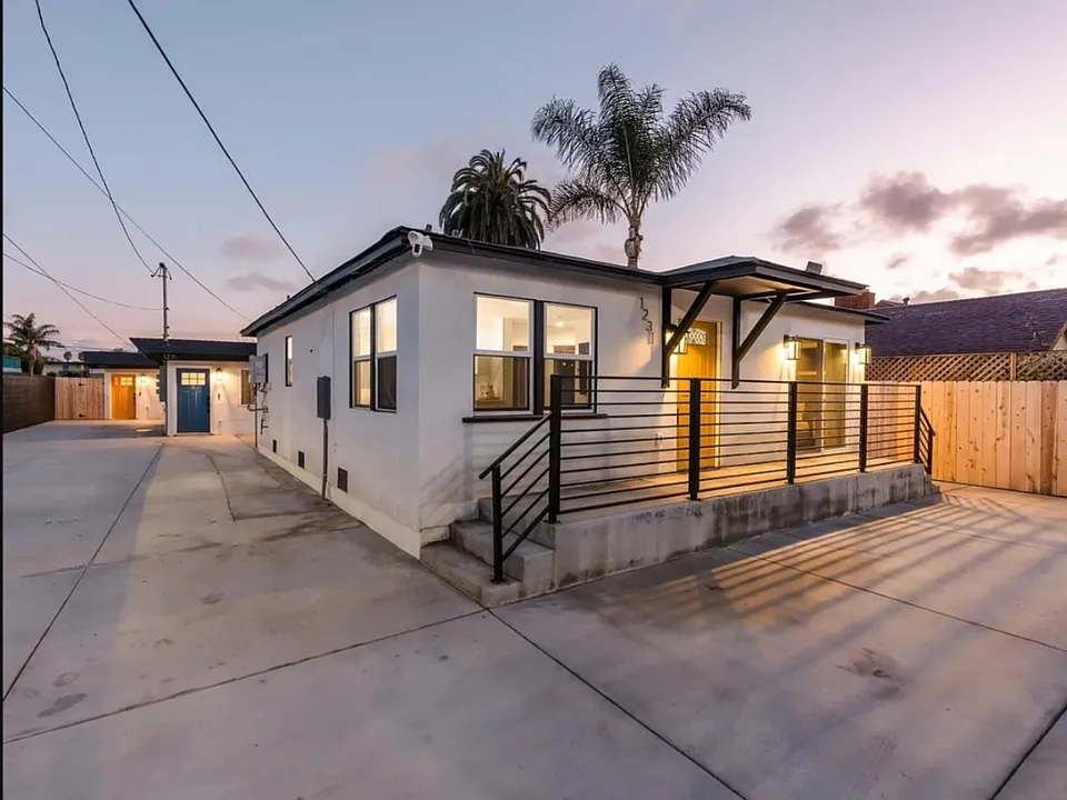 1231 Center Ave #1231