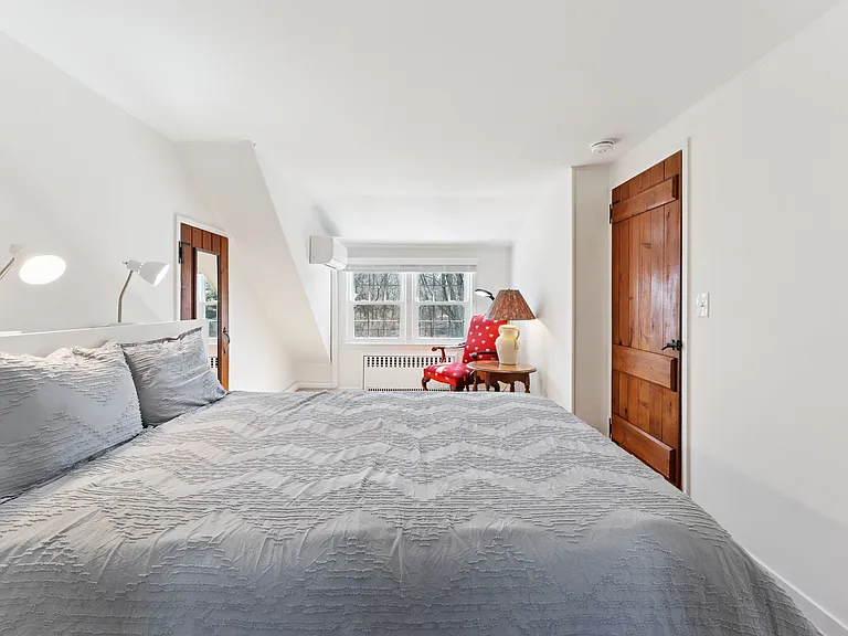 165 Montauk Hwy — Photo 6