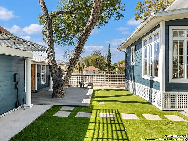 702 W French Pl — Photo 39
