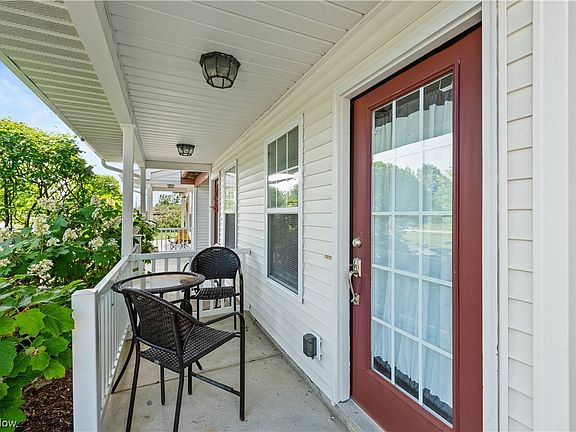 4th image of 1222 Chapman Ln Unit 6