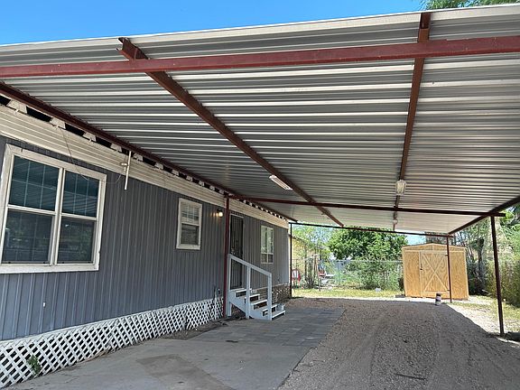 3rd image of 912 Violet Dr