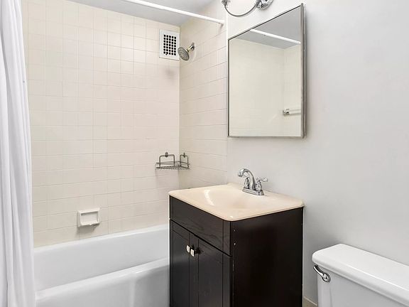 5th image of 200 E 58th St APT 9C