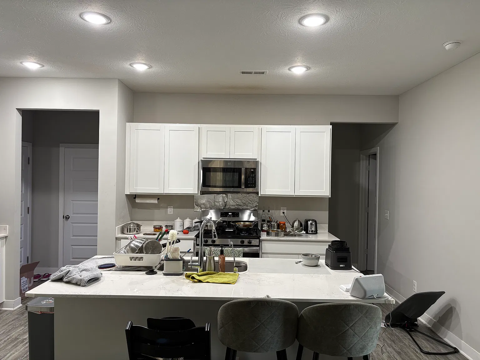 5 bed, 2500 sqft, $2,600 — Photo 4