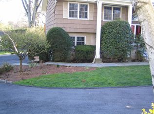 3 Azalea Ct, Scarsdale, NY 10583