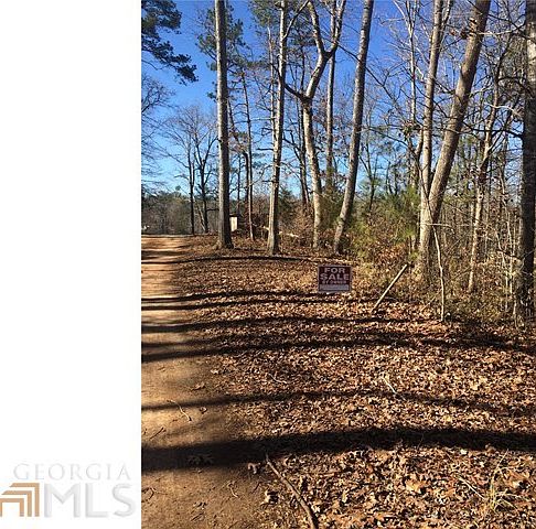 2nd image of Lakeside Cir