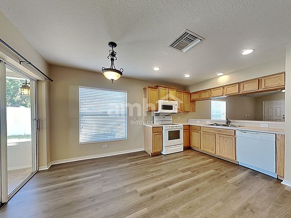 4th image of 8521 Deer Chase Dr