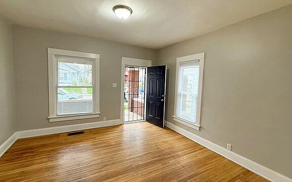 3rd image of 1344 N Dearborn St