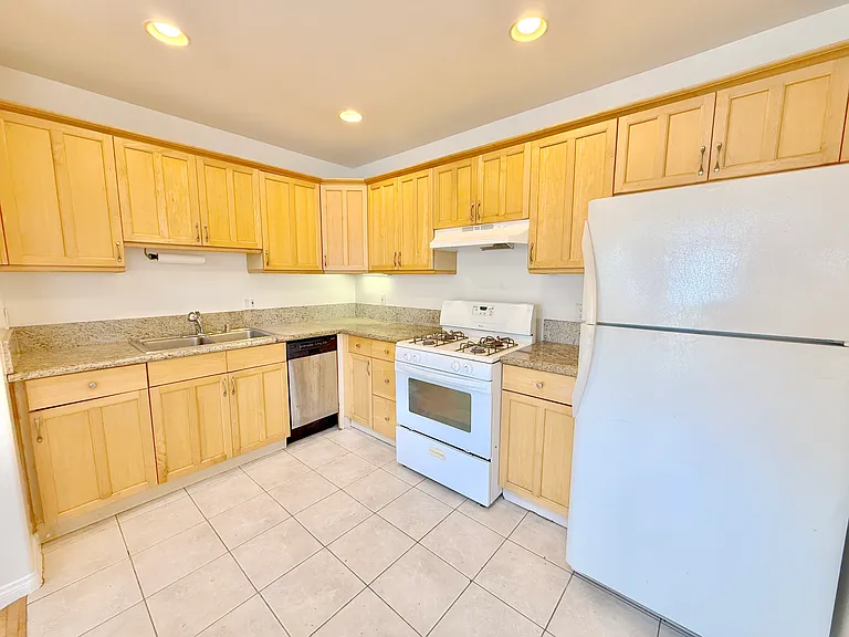 1306 Electric Ave — Photo 4