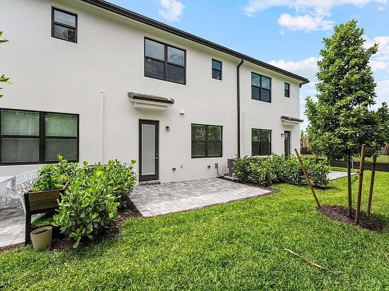 4333 Efendi Dr — Photo 43
