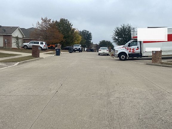 5th image of 14004 Sand Hills Dr
