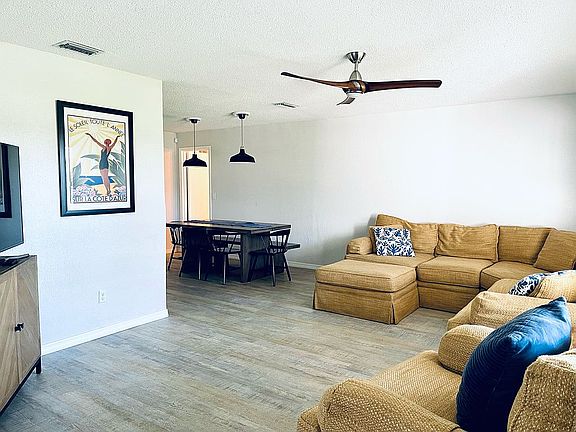 Front living room 