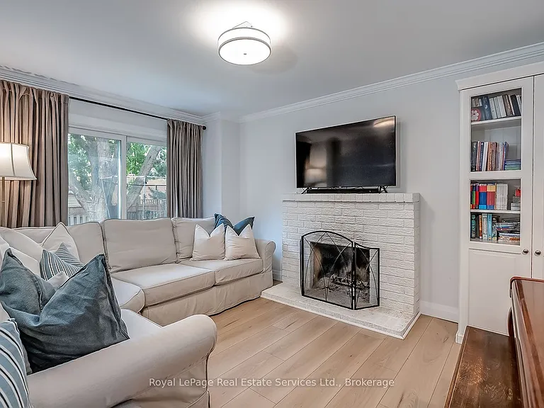 1484 Princeton Cres — Photo 12