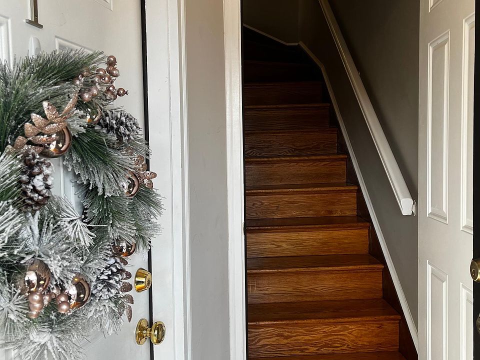 Front stairs into unit 2
