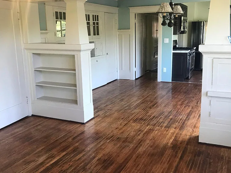 2703 Kenwood Ave — Photo 19