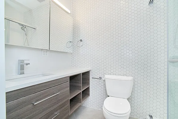 Rented by REAL New York | media 17