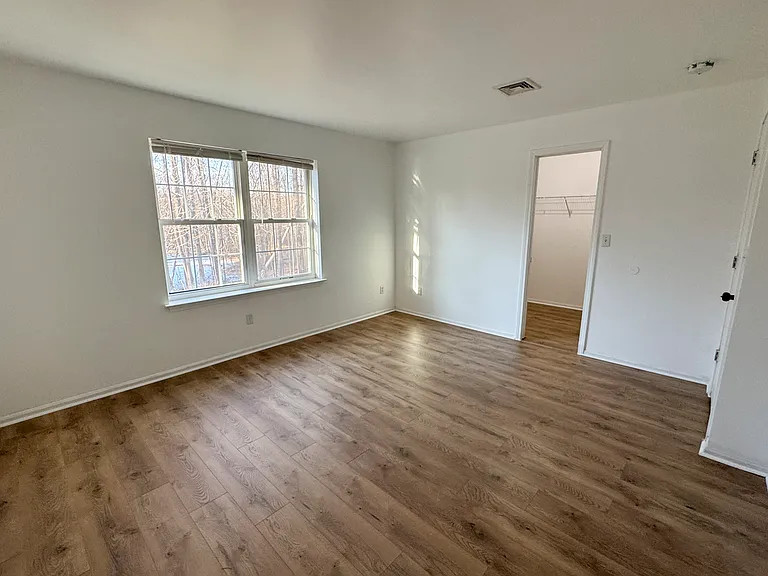 409 Kings Hwy — Photo 19