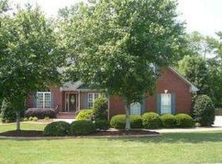 518 Chippendale Ln, Boiling Springs, SC 29316