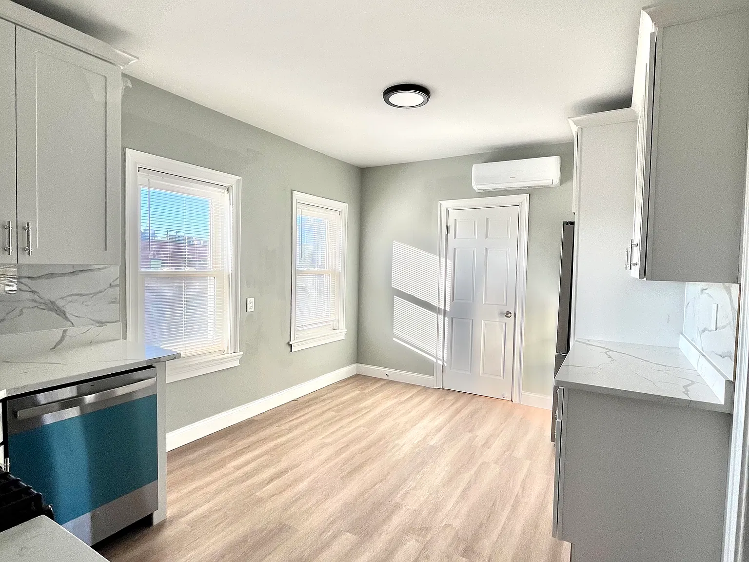 2 bed, 9999 sqft, $2,600 — Photo 3